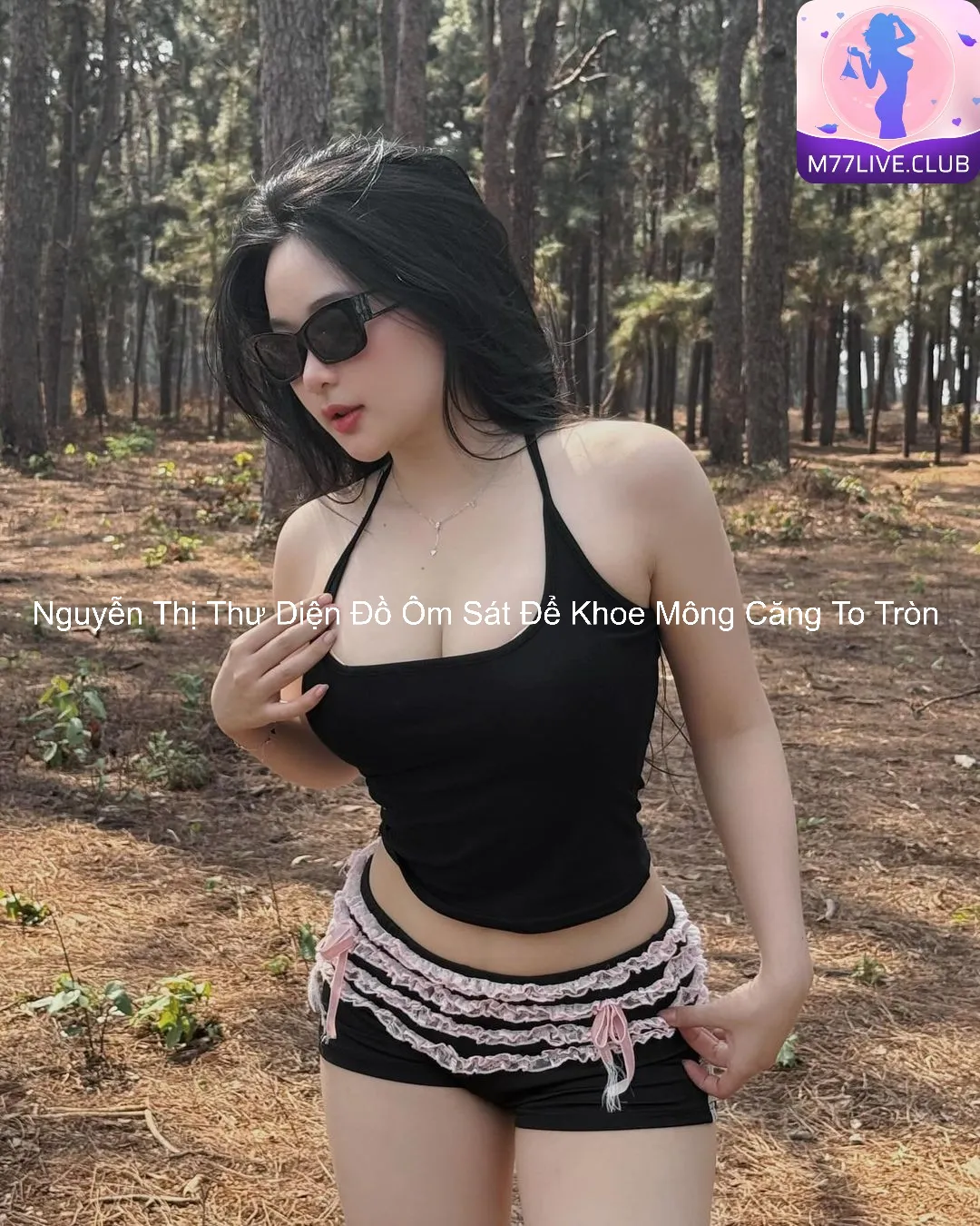 Nguyễn Thị Thư Diện Đồ Ôm Sát Để Khoe Mông Căng To Tròn 6